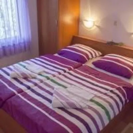 Apartament Visnja - Traditional One Bedroom With Sea View
