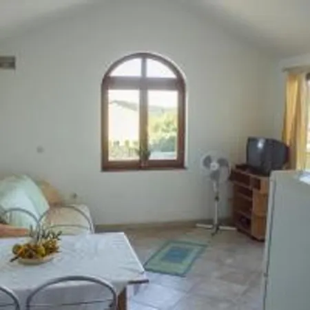 Apartament Visnja - Traditional One Bedroom With Sea View